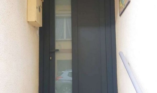 Pose de porte d'entrée - Argelès-sur-Mer - Les Portes des Albères